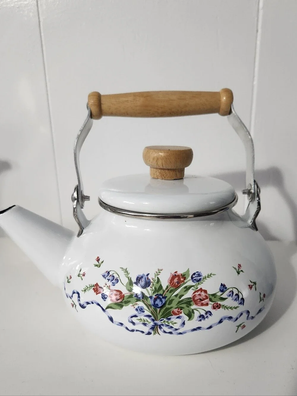 Vintage Floral White Porcelain Enamel On Steel 2.5 Qt Teapot Wood Handle